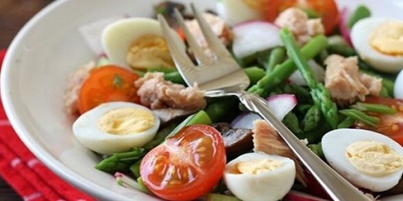 zeleninový salát s vejci na hubnutí